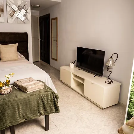 Maite Sky - Beachfront Gæstehus Benalmádena