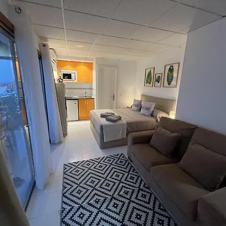Maite Sky - Beachfront 3* Benalmádena